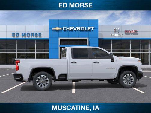 Summit White 2026 Chevrolet Silverado 2500 Custom