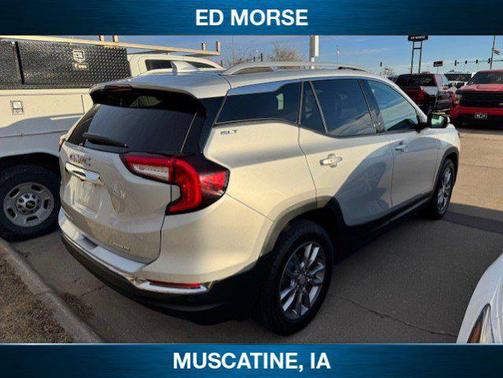 2022 GMC Terrain SLT