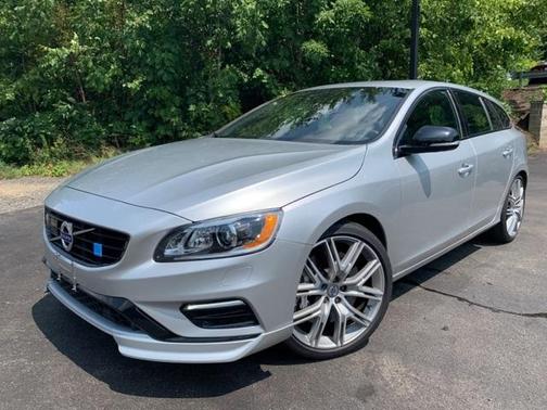 Photo 1 of 46 of 2017 Volvo V60 Polestar