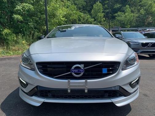 Photo 2 of 46 of 2017 Volvo V60 Polestar