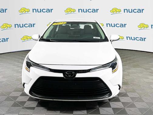 Ice Cap 2024 Toyota Corolla LE
