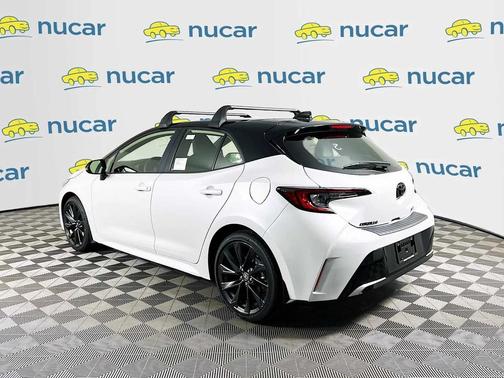 Wind Chill Pearl/Midnight Black Metallic 2026 Toyota Corolla XSE