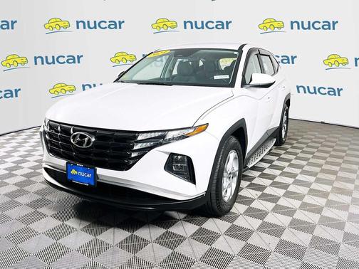 White Pearl 2024 Hyundai TUCSON SE