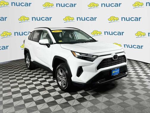 Ice Cap 2024 Toyota RAV4 XLE