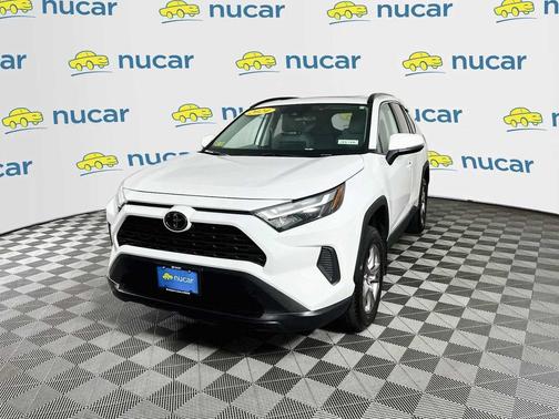 Ice Cap 2024 Toyota RAV4 XLE
