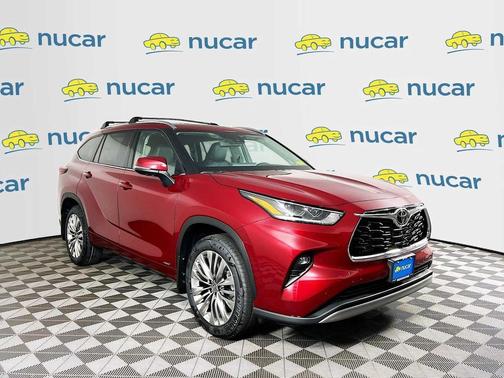 Ruby Flare Pearl 2026 Toyota Highlander Hybrid Platinum