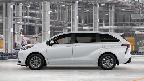 Ice Cap 2026 Toyota Sienna LE