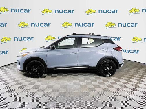 2022 Nissan Kicks SR