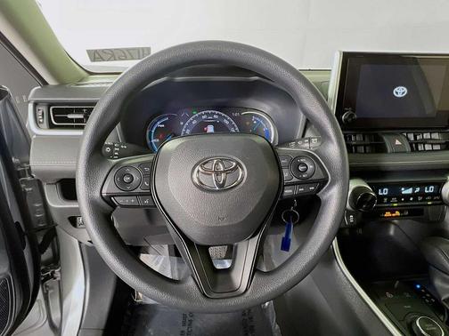 2024 Toyota RAV4 Hybrid SE