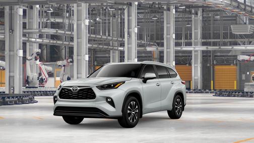 Wind Chill Pearl 2026 Toyota Highlander Hybrid XLE