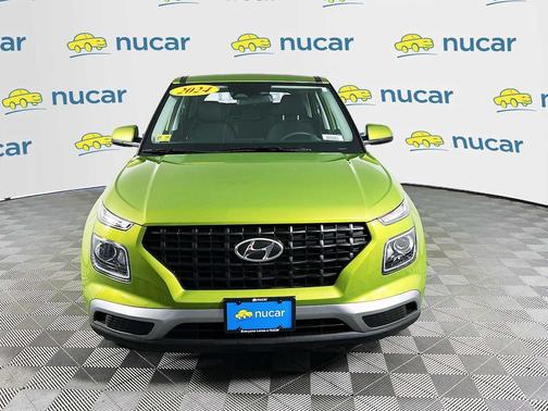 Green Apple 2024 Hyundai VENUE SE