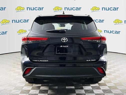 Midnight Black Metallic 2023 Toyota Highlander XLE