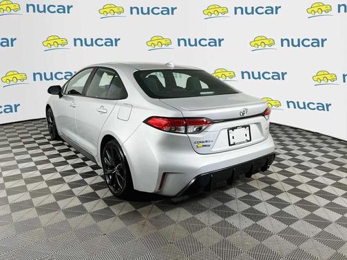 Classic Silver Metallic 2024 Toyota Corolla SE