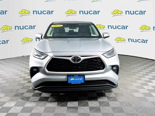 Celestial Silver Metallic 2022 Toyota Highlander LE