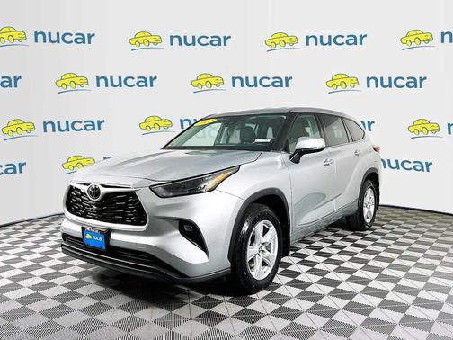 Celestial Silver Metallic 2022 Toyota Highlander LE