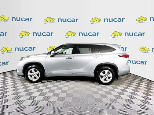 Celestial Silver Metallic 2022 Toyota Highlander LE