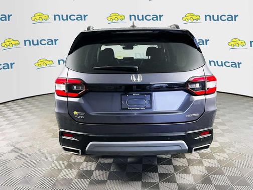 Modern Steel Metallic 2023 Honda Pilot Touring 8-Passenger