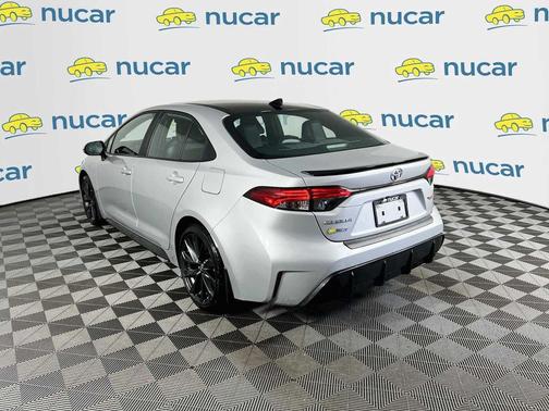 Classic Silver Metallic/Midnight Black Metallic 2024 Toyota Corolla XSE