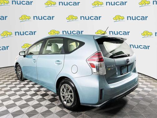 2015 Toyota Prius v Five