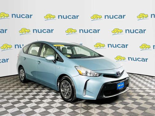 2015 Toyota Prius v Five