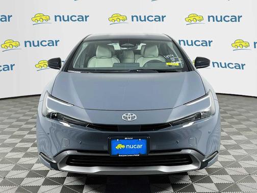 Guardian Gray 2027 Toyota Prius XLE