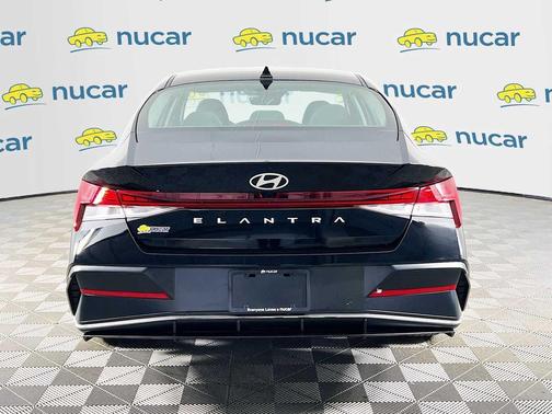 Abyss Black 2025 Hyundai ELANTRA SEL