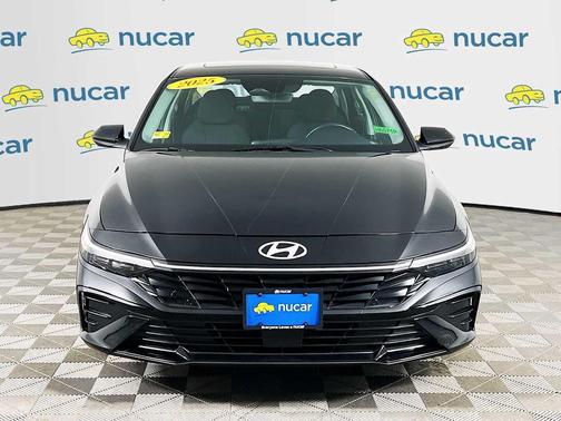 Abyss Black 2025 Hyundai ELANTRA SEL