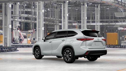 Wind Chill Pearl 2026 Toyota Highlander Hybrid XLE