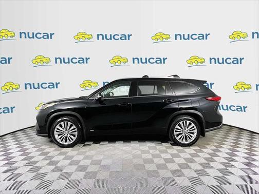 2023 Toyota Highlander Hybrid Platinum