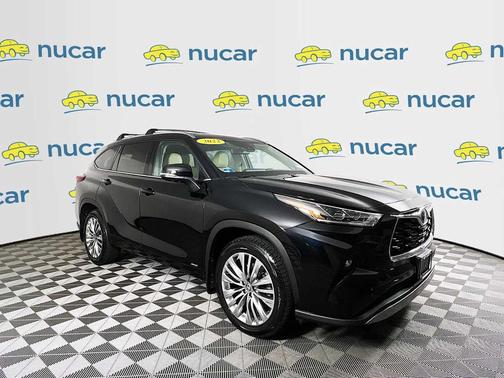 2023 Toyota Highlander Hybrid Platinum