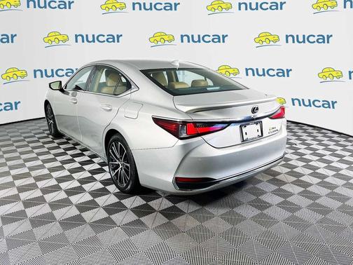 2023 Lexus ES 300h Base