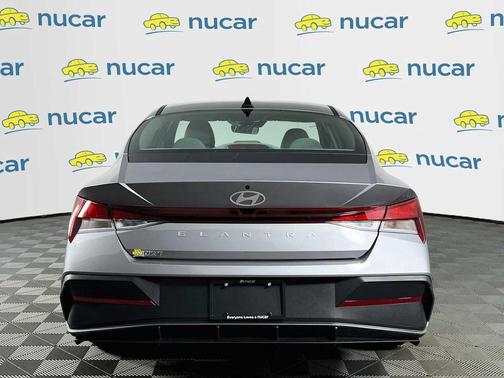 Fluid Metal 2026 Hyundai ELANTRA SE