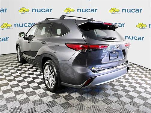 2022 Toyota Highlander Platinum