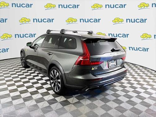 2020 Volvo V60 Cross Country T5