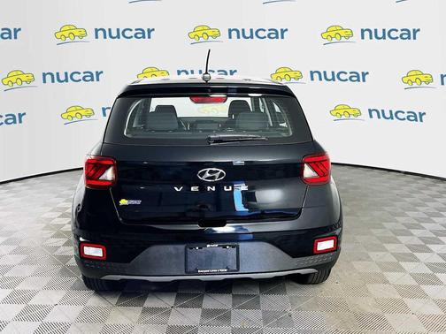 Onyx Black 2025 Hyundai VENUE SE