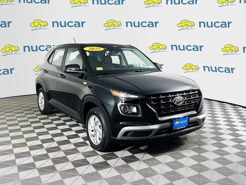 Onyx Black 2025 Hyundai VENUE SE
