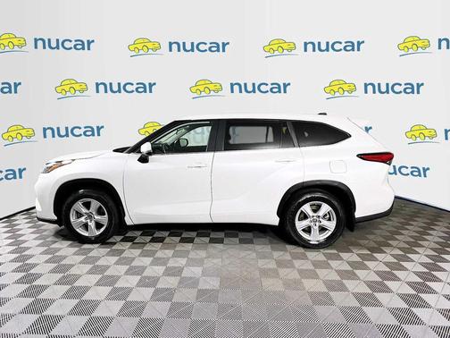 2023 Toyota Highlander LE