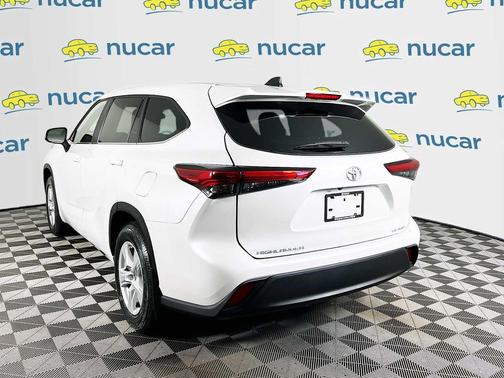 2023 Toyota Highlander LE