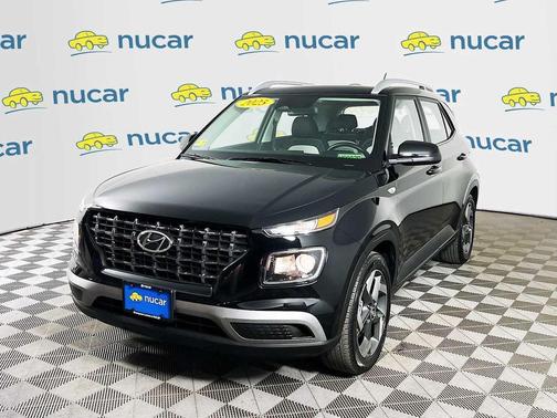 Onyx Black 2025 Hyundai VENUE SEL