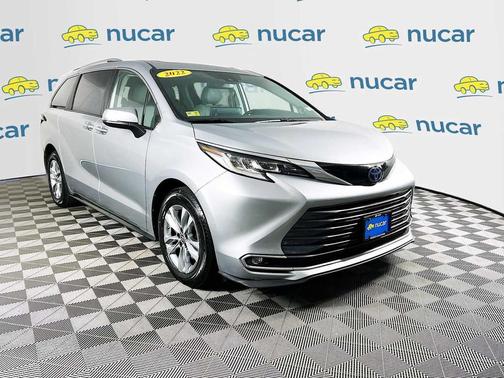 Celestial Silver Metallic 2022 Toyota Sienna Limited
