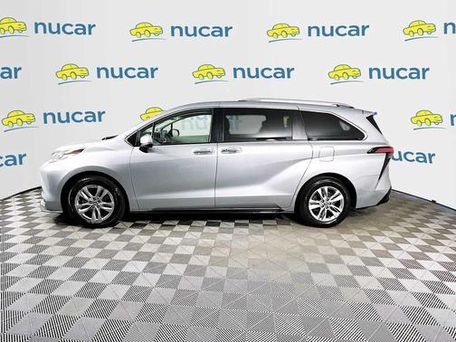 2022 Toyota Sienna Limited