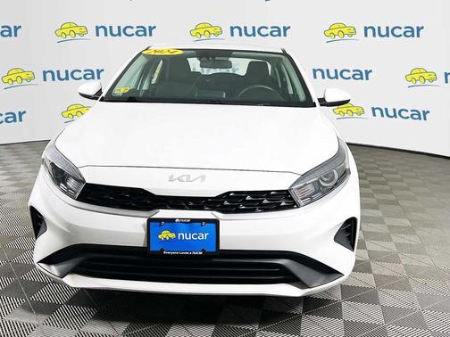 Snow White Pearl 2024 Kia Forte LXS