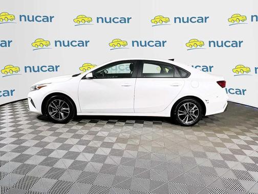 Snow White Pearl 2024 Kia Forte LXS