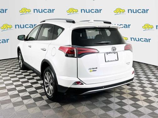 Blizzard Pearl 2017 Toyota RAV4 Limited