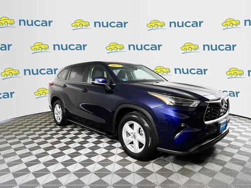 2023 Toyota Highlander LE