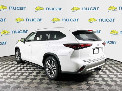 Wind Chill Pearl 2026 Toyota Highlander Platinum