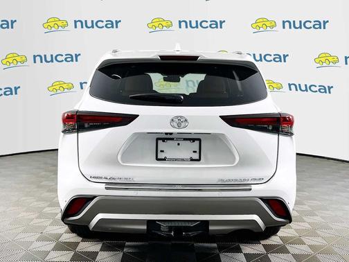 Wind Chill Pearl 2026 Toyota Highlander Platinum
