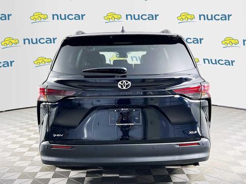 Midnight Black Metallic 2026 Toyota Sienna XLE