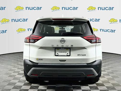 Pearl White Tricoat 2023 Nissan Rogue SV