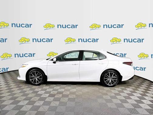 2024 Toyota Camry Hybrid XLE